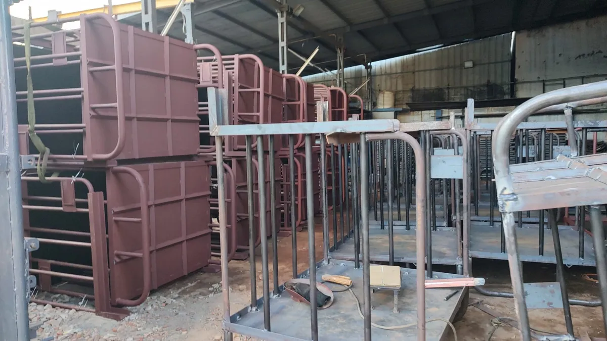 Pallets (2)